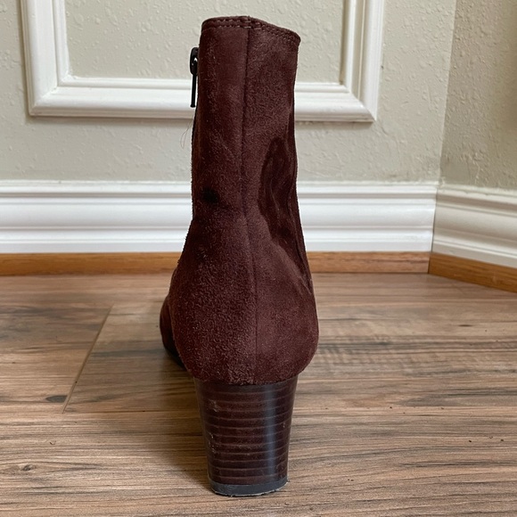 Nine West WNWatchMe Dark Brown Soft Heeled Boots 2 in Heel Block Heel US 8.5M - Picture 4 of 6